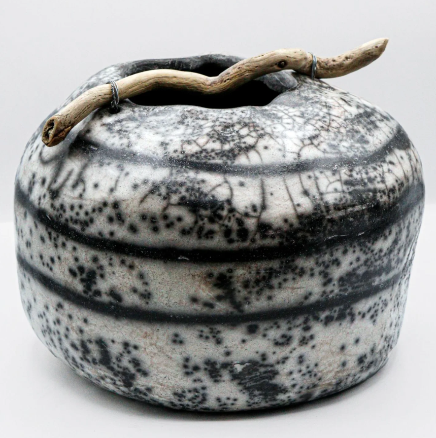 Rossana Riboldi, ceramica meditativa in nuovi sogni d’antico